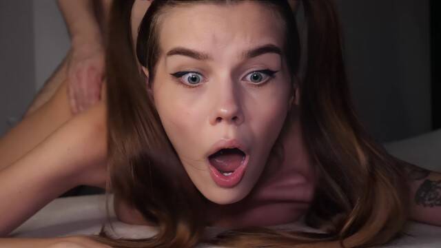 Худышка офигела от большого члена в тугой попке