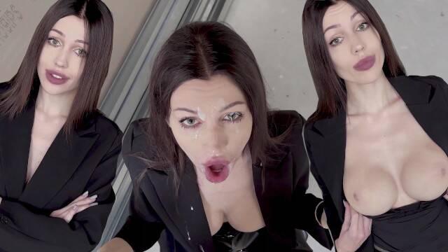 Риелтор получает минет от красивой русской брюнетки