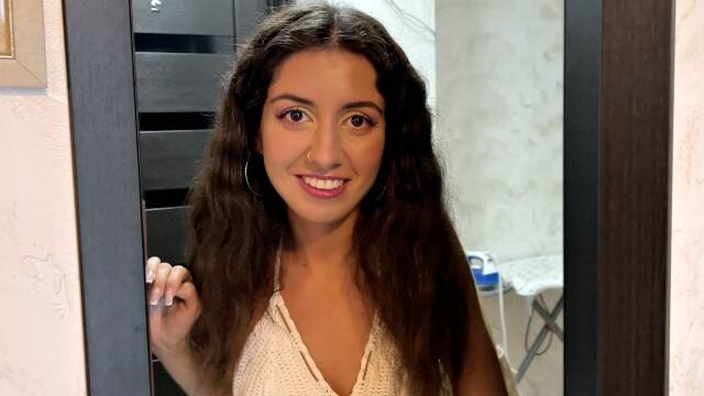 Кончает на лобок худой сучки после горячего секса